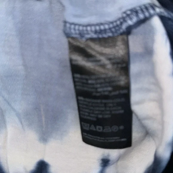 Chico's Zenergy Tie-Dye Drawstring 3/4 Sleeve Blue Tie Dye Top - Picture 8 of 9